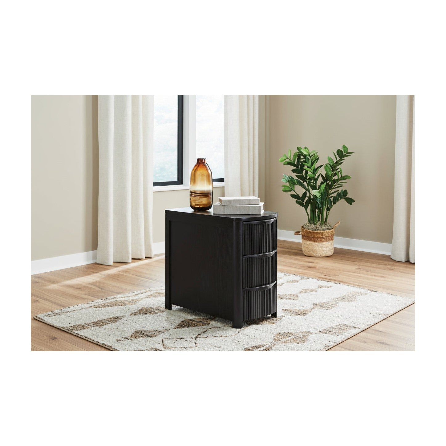 AST208-117 Camdill (Black) Black